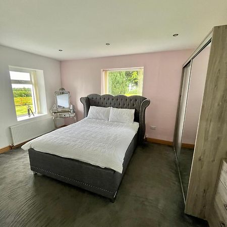 Unique Countryside Stay Dundrod Exterior photo
